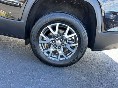 Used 2023 GMC Acadia SLT w/ Preferred Package image 10