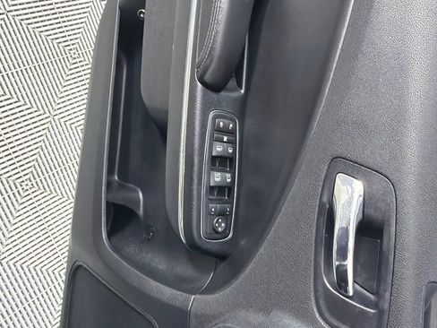Used 2012 Dodge Charger SE RWD image 9