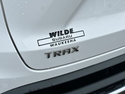 Used 2025 Chevrolet Trax LT w/ LT Convenience Package image 17