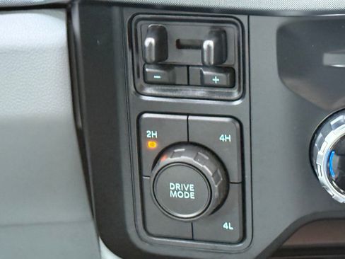 Used 2023 Ford F450 Limited w/ FX4 Off-Road Package image 25