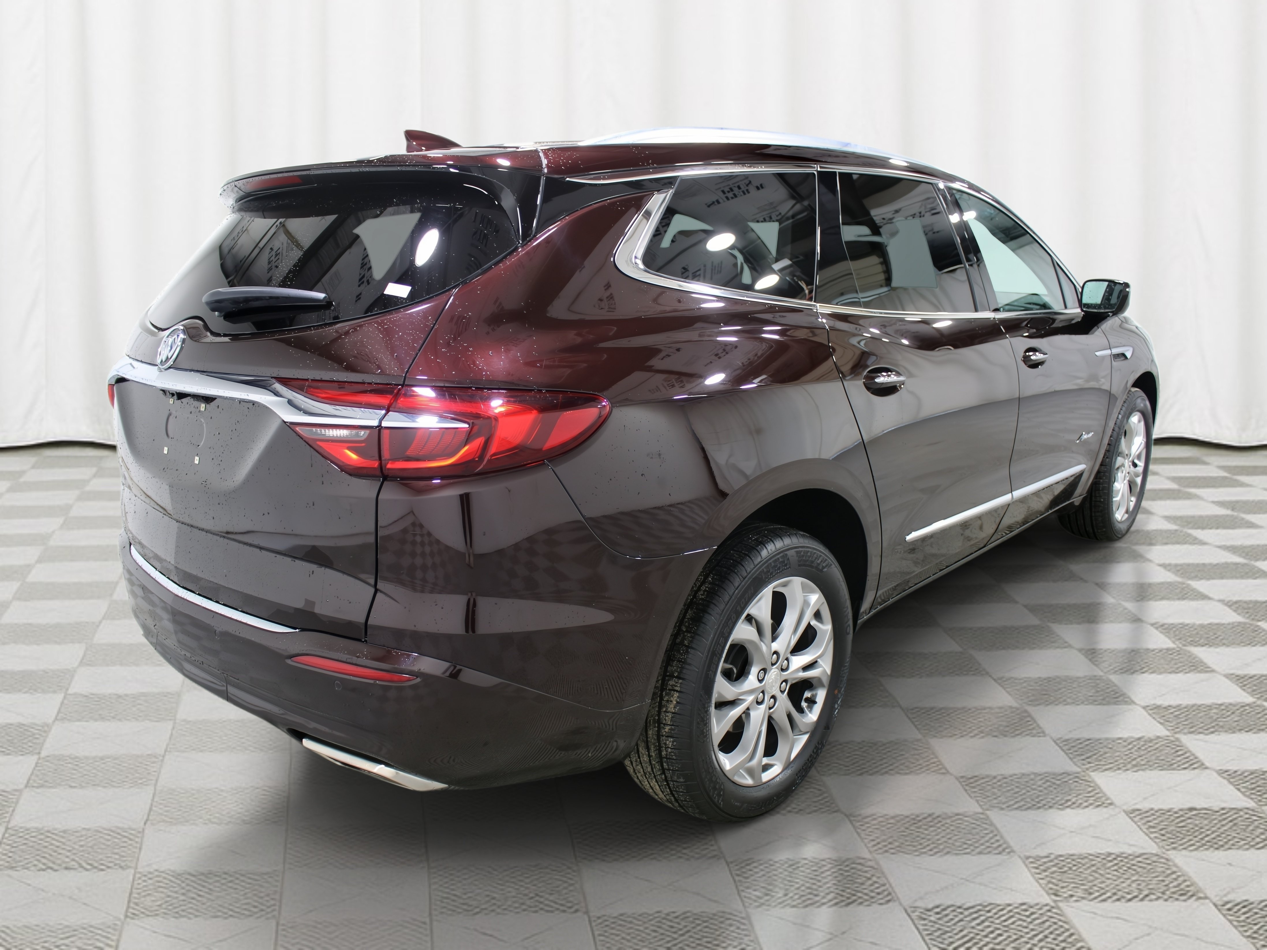 Used 2020 Buick Enclave Avenir w/ Avenir Technology Package AWD/4WD image 3