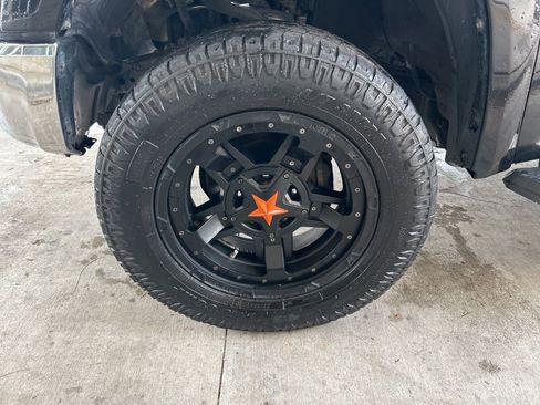 Used 2017 Toyota Tundra SR5 image 13