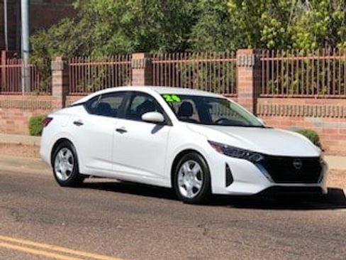 Used 2024 Nissan Sentra S FWD image 9
