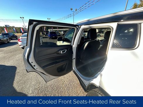 Used 2022 Jeep Compass Trailhawk w/ Trailhawk Elite Group image 16