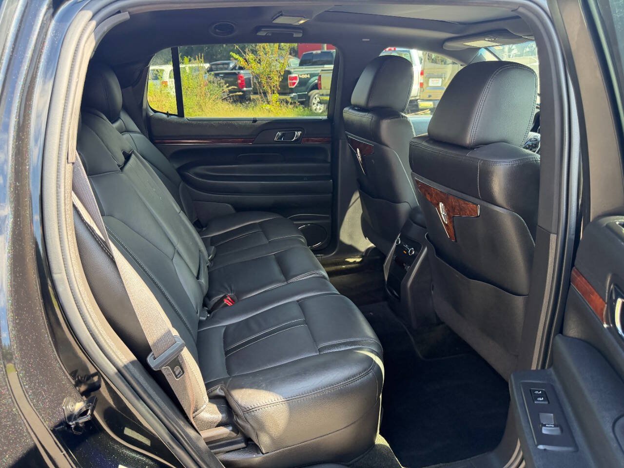 Used 2015 Lincoln MKT AWD image 14