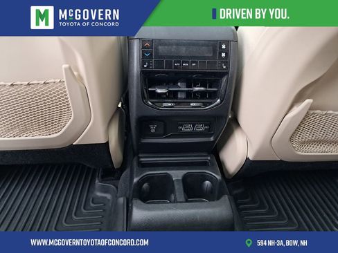 Used 2022 Jeep Grand Cherokee L Limited w/ Luxury Tech Group II AWD/4WD image 22