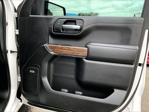 Used 2019 Chevrolet Silverado 1500 High Country w/ Technology Package image 22