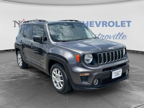 Used 2021 Jeep Renegade Latitude w/ Sun & Sound Group FWD image 3
