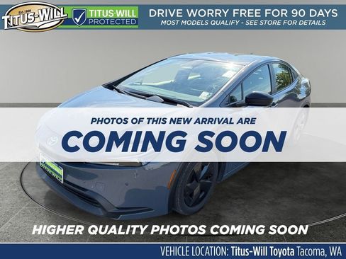 Used 2025 Toyota Prius LE FWD image 2