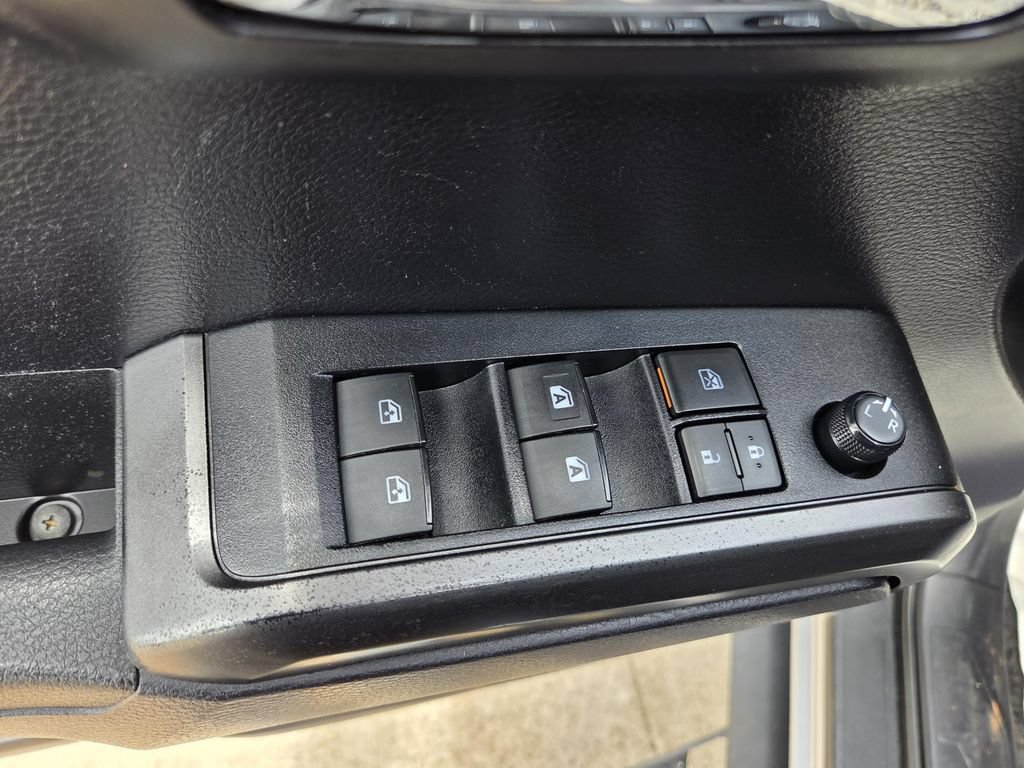 Used 2020 Toyota Tacoma TRD Off-Road AWD/4WD image 21
