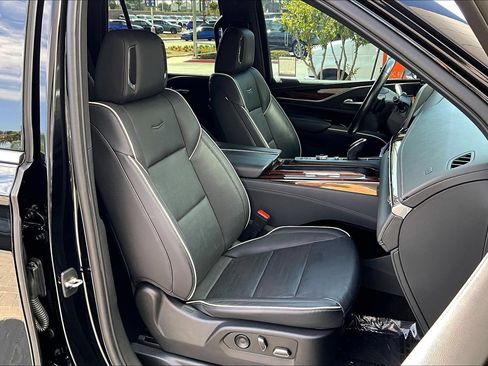 Used 2022 Cadillac Escalade Premium Luxury w/ Performance Package AWD/4WD image 7