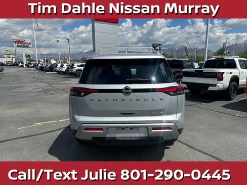 Used 2023 Nissan Pathfinder SL AWD/4WD image 10