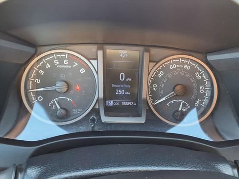 Used 2020 Toyota Tacoma TRD Sport w/ Technology Package image 11