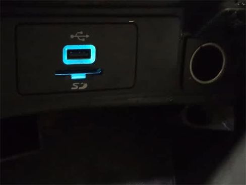 Used 2016 Ford Fusion SE w/ Equipment Group 202A image 28