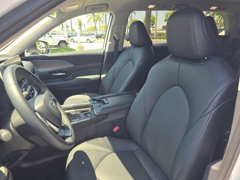 Certified 2026 Toyota Grand Highlander FWD image 24