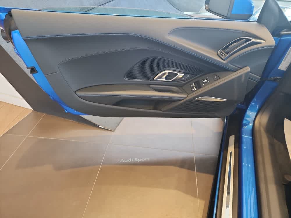 Used 2022 Audi R8 V10 performance RWD image 11