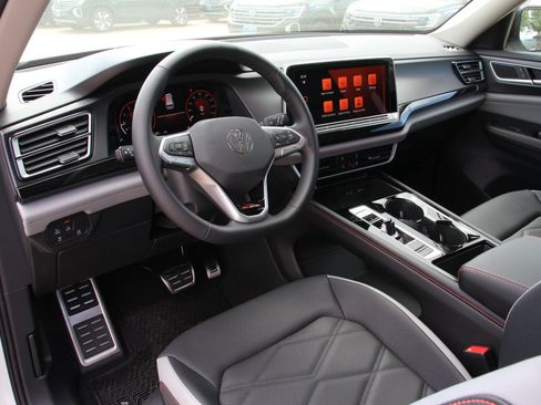 New 2026 Volkswagen Atlas Peak Edition AWD/4WD image 9