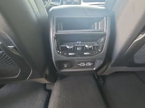 Used 2024 Jeep Grand Cherokee Altitude image 32