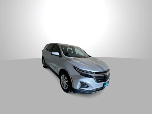 Used 2022 Chevrolet Equinox LT AWD/4WD image 2