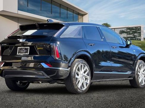 New 2026 Cadillac Optiq Luxury 1 image 4