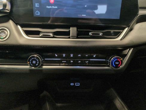 Used 2025 Chevrolet Equinox LT image 18