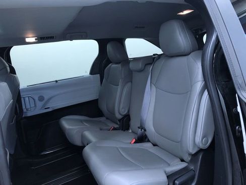 Certified 2025 Toyota Sienna XLE image 20