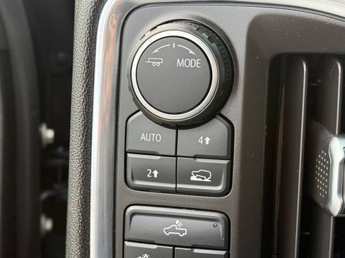Used 2020 Chevrolet Silverado 1500 LT w/ Trailering Package AWD/4WD image 9