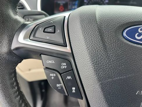 Used 2019 Ford Edge Titanium FWD image 16