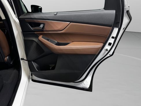 Certified 2023 Acura MDX FWD w/ Technology Package image 17