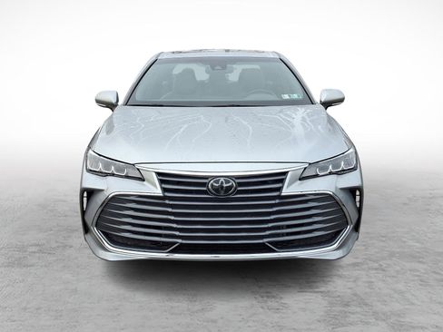 Used 2021 Toyota Avalon XLE image 2