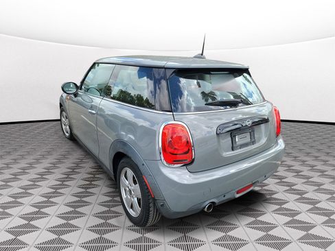 Used 2019 MINI Cooper 2-Door Hardtop w/ Signature Upholstery Package image 4