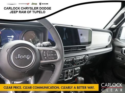 Used 2025 Jeep Wrangler Unlimited Sahara AWD/4WD image 23