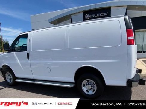 Used 2024 Chevrolet Express 2500 w/ Driver Convenience Package RWD image 8