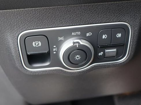Used 2025 Mercedes-Benz GLB 250 image 15