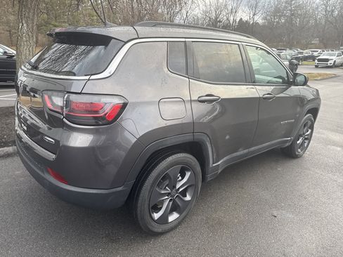 Used 2022 Jeep Compass Latitude w/ Sun and Sound Group image 3