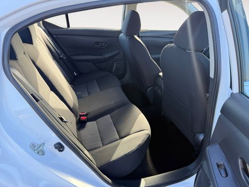 Used 2025 Nissan Sentra SV image 18