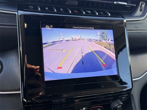 Used 2023 Jeep Grand Cherokee L Laredo image 16