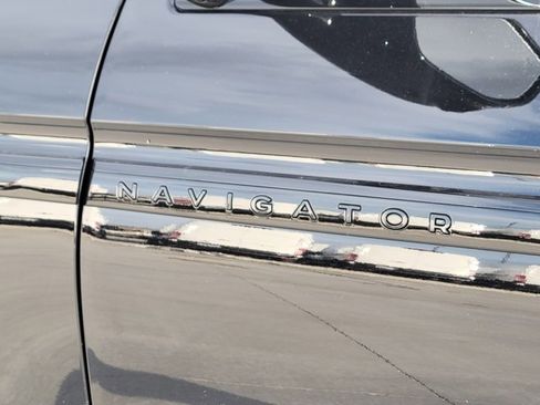 New 2025 Lincoln Navigator Reserve w/ Jet Appearance Package image 12