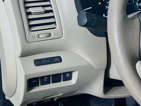 Used 2016 Nissan Altima 2.5 SL w/ Moonroof Package image 17