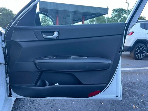 Used 2018 Kia Optima LX w/ 17" Alloy Wheels Package FWD image 17