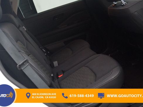 Used 2024 Nissan Pathfinder S AWD/4WD image 13