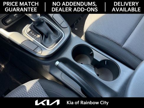 Used 2025 Kia Soul LX w/ LX Technology Package FWD image 28