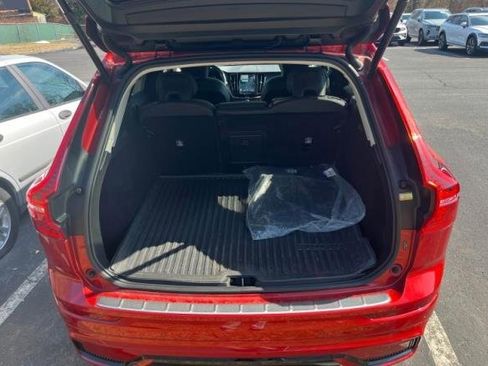 Used 2023 Volvo XC60 B5 Plus w/ Climate Package image 6