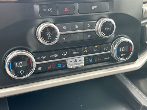 Used 2023 Ford Expedition XLT RWD image 19