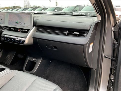 Used 2023 Hyundai Ioniq 5 Limited image 18
