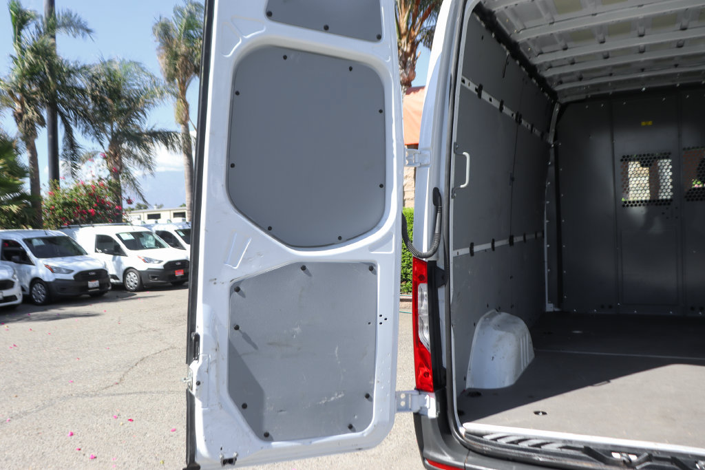 Used 2022 Mercedes-Benz Sprinter 1500 image 9