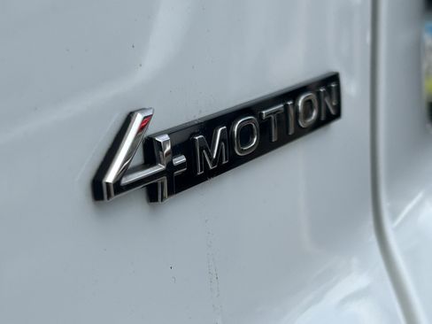 Used 2024 Volkswagen Atlas Cross Sport SE AWD/4WD image 9