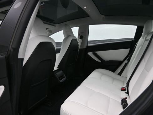 Used 2019 Tesla Model 3 Long Range image 21