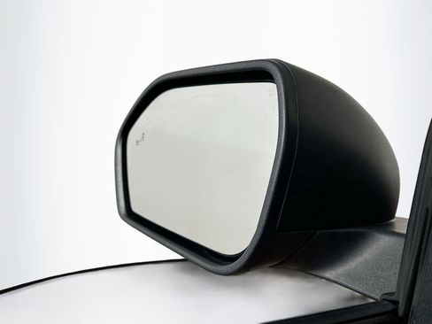 Used 2021 Ford Explorer XLT w/ Equipment Group 202A image 16