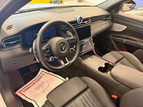Used 2025 Maserati Grecale Modena AWD/4WD image 13
